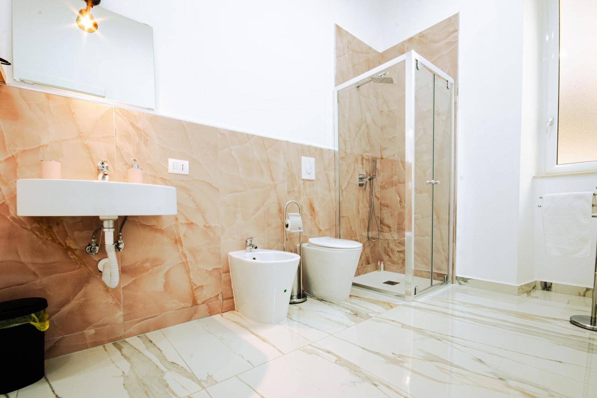 Light Hotel เนเปิลส์ ภายนอก รูปภาพ
